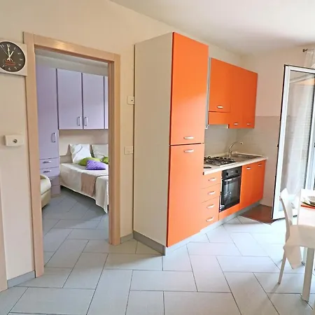 Casa Vacanze Claudia A 6 Posti Apartmán *